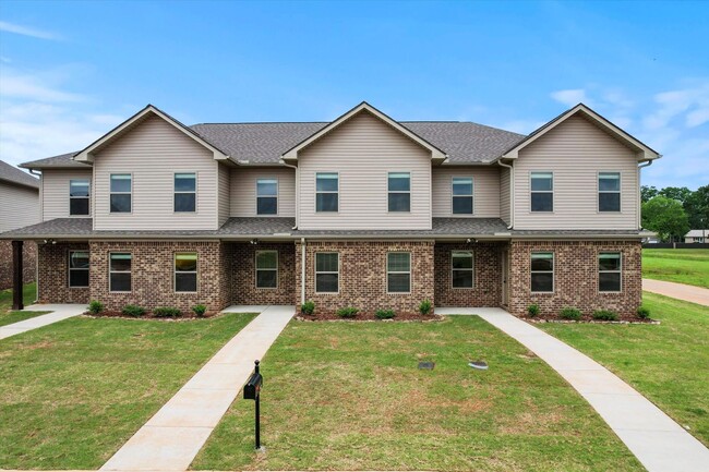 16129 Cohen Dr in Athens, AL - Foto de edificio - Building Photo