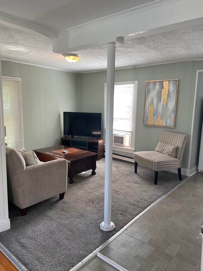 188 Lake Ave, Unit Lake Ave in Saratoga Springs, NY - Building Photo - Building Photo