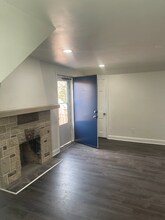 701 Academy Rd in Catonsville, MD - Foto de edificio - Building Photo