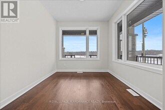 2031 Checkerspot Ave in Ottawa, ON - Building Photo - Building Photo