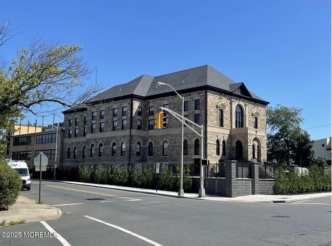 property at 179 Chelsea Ave
