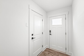 425 Blairhill Rd in Charlotte, NC - Building Photo - Building Photo