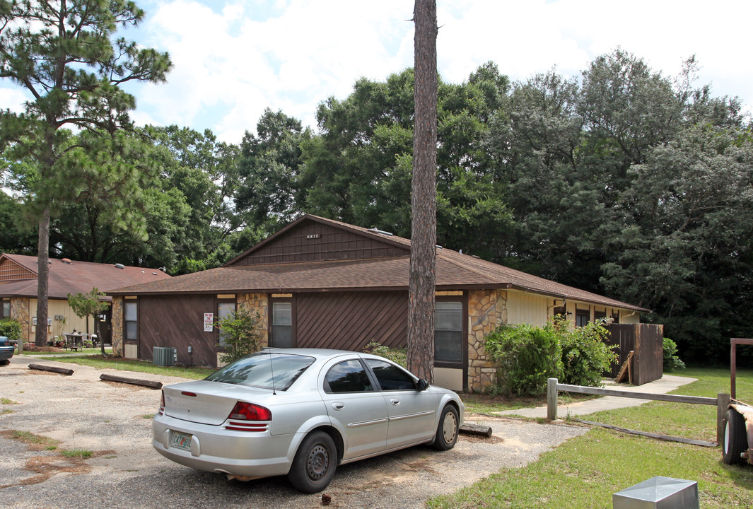 6818 Tiki Ln in Pensacola, FL - Building Photo