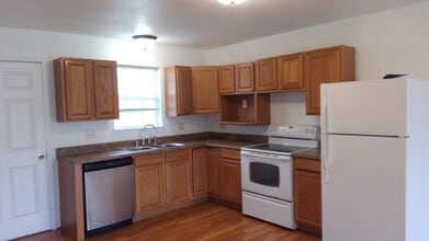 504 Apple St in Lebanon, MO - Building Photo - Building Photo
