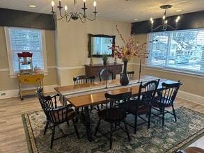 201 Salt Springs Rd in Syracuse, NY - Foto de edificio - Building Photo