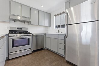 1083 1/2 W Kensington Rd, Unit 1083 1/2 W. Kensington Rd in Los Angeles, CA - Building Photo - Building Photo