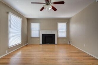 2216 32nd St in Lubbock, TX - Foto de edificio - Building Photo