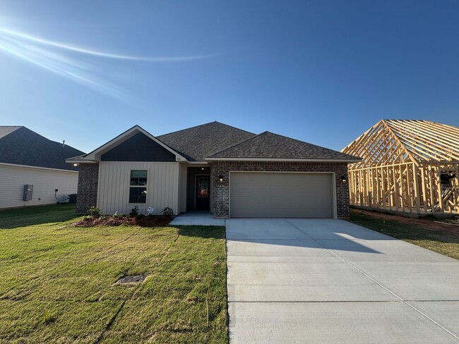 718 Venecia Dr