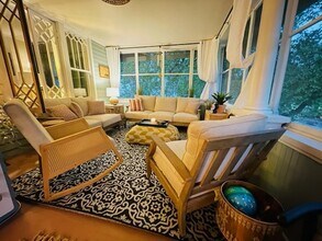 1016 Washington Ave, Unit #A in Oshkosh, WI - Foto de edificio - Building Photo