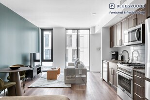 704 Spring St in Seattle, WA - Building Photo