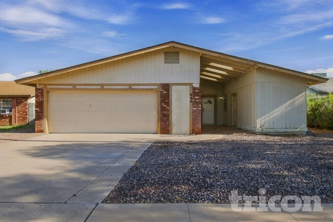 property at 646 W Enid Ave