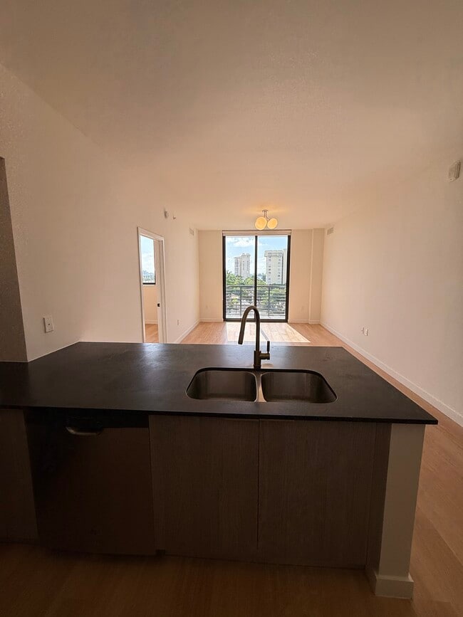 1583 NE 110th St, Unit B8 in Miami, FL - Building Photo - Building Photo