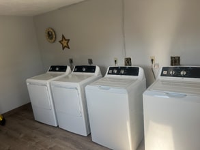 12 S Main St, Unit L3 in Millbury, MA - Foto de edificio - Building Photo