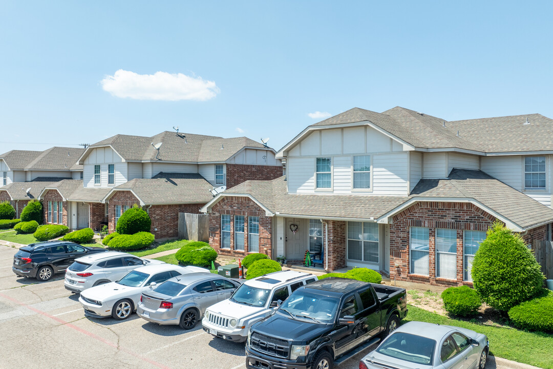 Deerchase Condominiums in Duncanville, TX - Building Photo