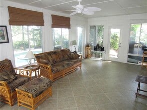 489 W Tarpon Blvd NW in Port Charlotte, FL - Building Photo - Building Photo