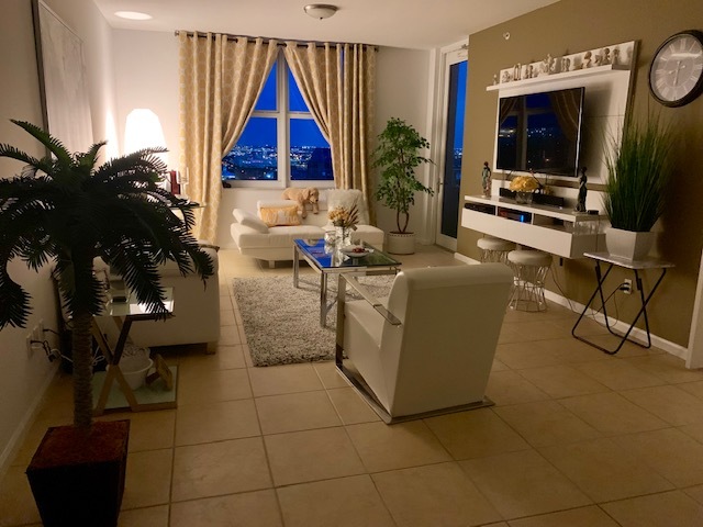 511 SE 5th Ave, Unit 2102 in Fort Lauderdale, FL - Building Photo - Building Photo