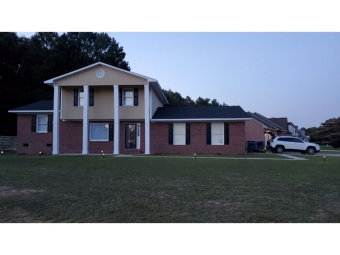 7915 Gaelic Dr in Fayetteville, NC - Building Photo