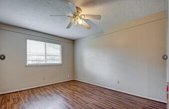 6607 Readsland Ln in Houston, TX - Building Photo - Building Photo