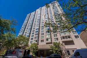 property at 720 W Gordon Terrace