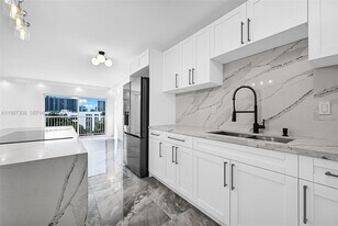 17800 Atlantic Blvd in Sunny Isles Beach, FL - Building Photo