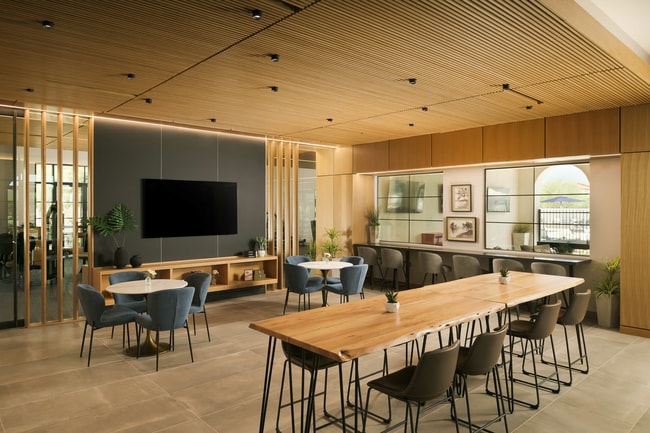 The Hillburn in Phoenix, AZ - Foto de edificio - Building Photo