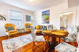 205 SE 7th St in Gainesville, FL - Foto de edificio - Building Photo