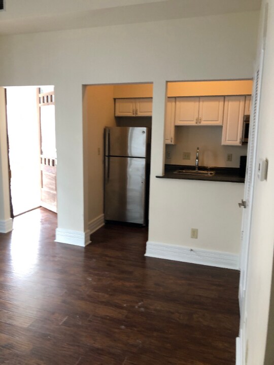 237 E 9th St, Unit 13 in Indianapolis, IN - Building Photo