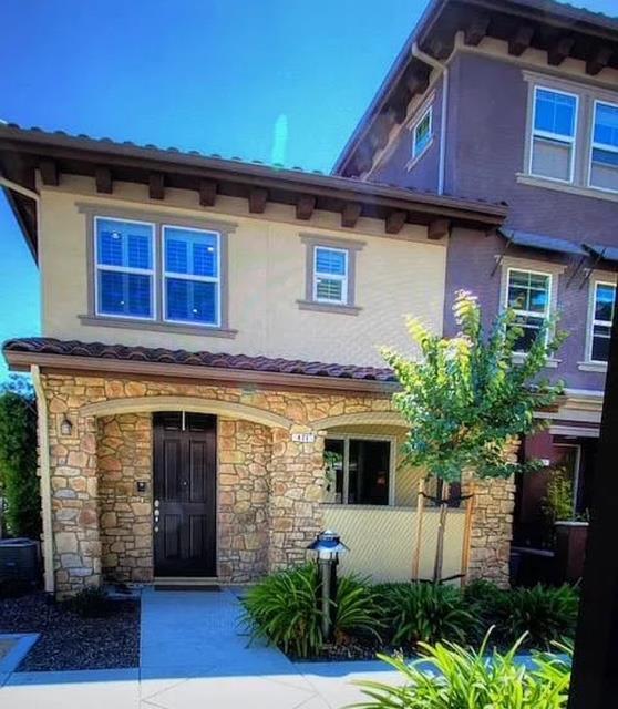 property at 471 La Scena Pl