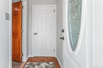 53 Washington Ave, Unit 1FL in Mineola, NY - Building Photo - Building Photo