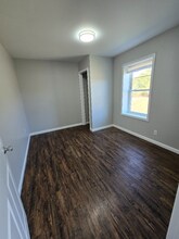 215 N Harrisburg Ave, Unit 2 in Gas City, IN - Building Photo - Building Photo