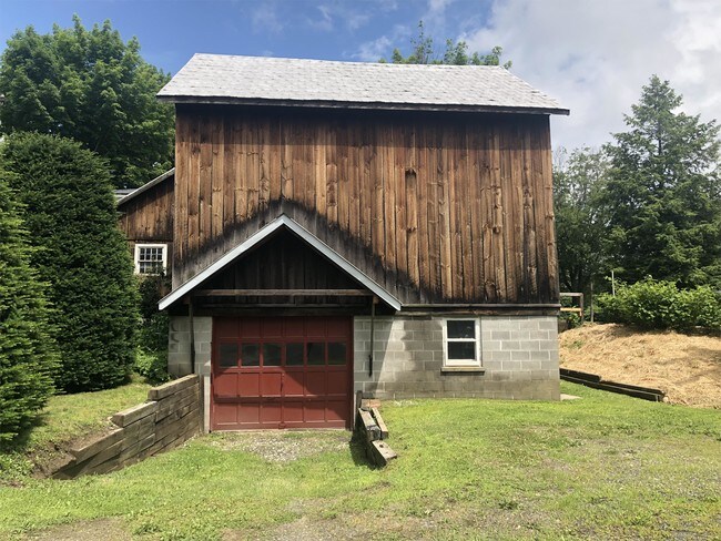 190 Russell St-Unit -3-C in Hadley, MA - Building Photo - Building Photo