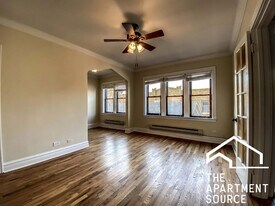 4740 N Hermitage Ave, Unit 407 in Chicago, IL - Building Photo