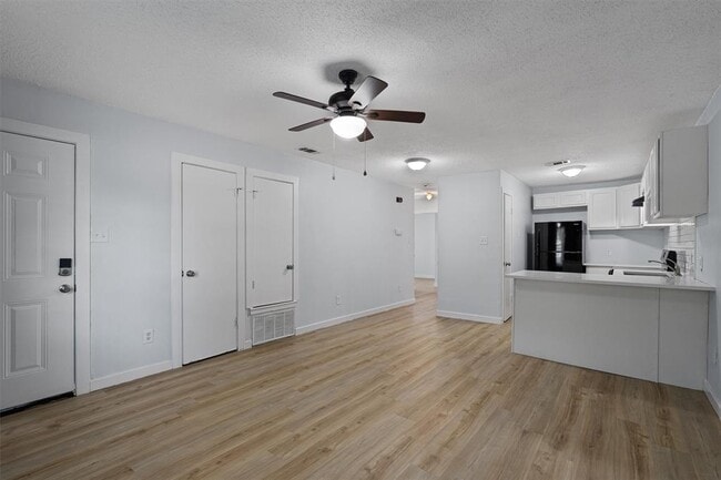 520 Lenora Dr in Taylor, TX - Building Photo - Building Photo