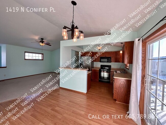 property at 1419 N Conifer Pl
