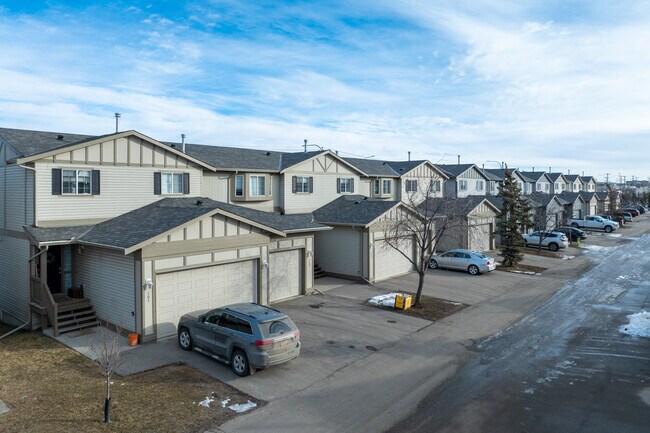 Stoney Creek in Airdrie, AB - Building Photo - Building Photo