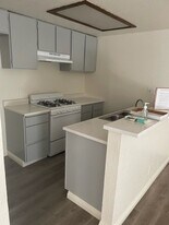 Tujunga Pines in Tujunga, CA - Building Photo