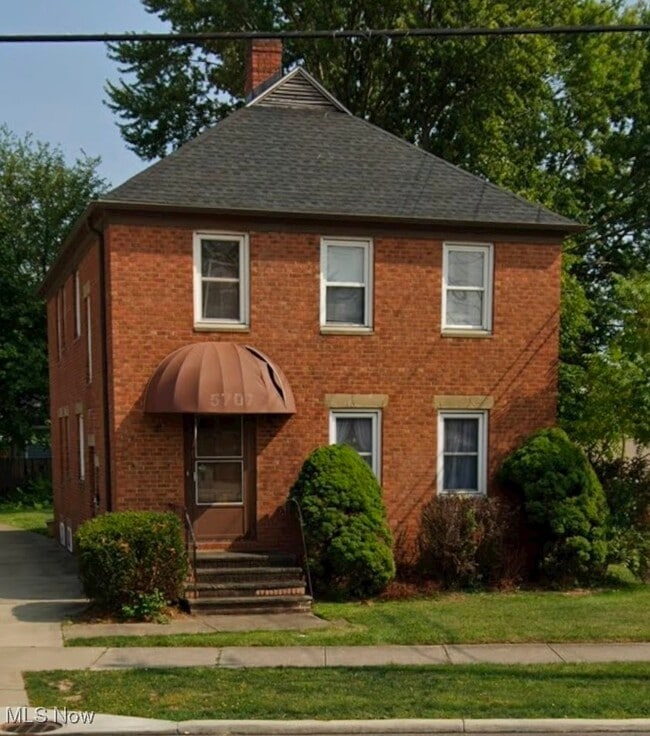 property at 5707 Pearl Rd