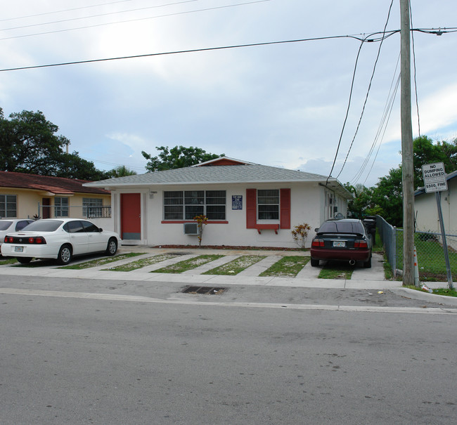 16031 NE 19th Pl in Miami, FL - Building Photo - Building Photo