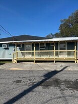 5637 N Highway 1, Unit Apt. A. in Lockport, LA - Building Photo