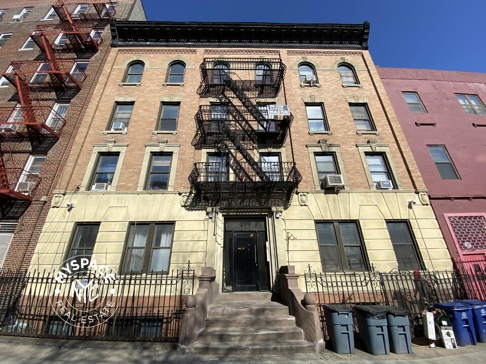 499 Washington Ave, Unit 1A in Brooklyn, NY - Foto de edificio