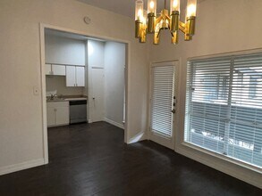 10432 High Hollows Dr in Dallas, TX - Foto de edificio - Building Photo