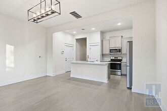 13501 Metric Blvd in Austin, TX - Building Photo - Building Photo