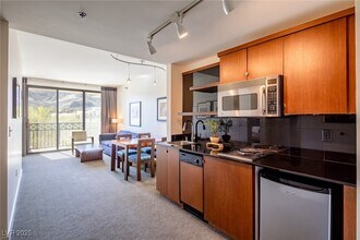 29 Montelago Blvd, Unit 318 in Henderson, NV - Building Photo - Building Photo