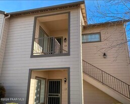 1975 S Blooming Hills Dr in Prescott, AZ - Building Photo