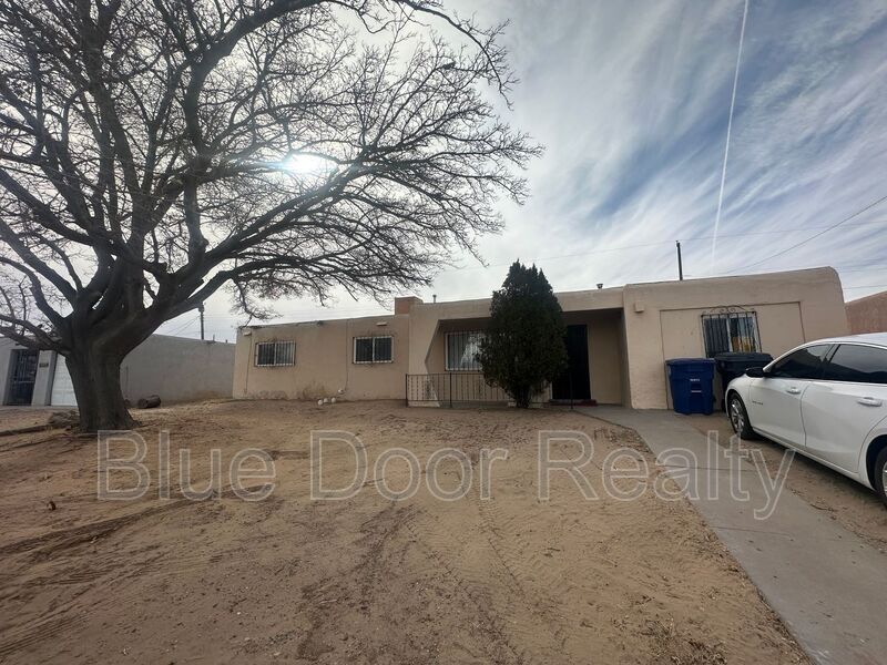 1521 Del Monte Trail SW in Albuquerque, NM - Building Photo