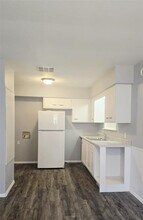 9013 Slayton Dr in Austin, TX - Building Photo - Building Photo