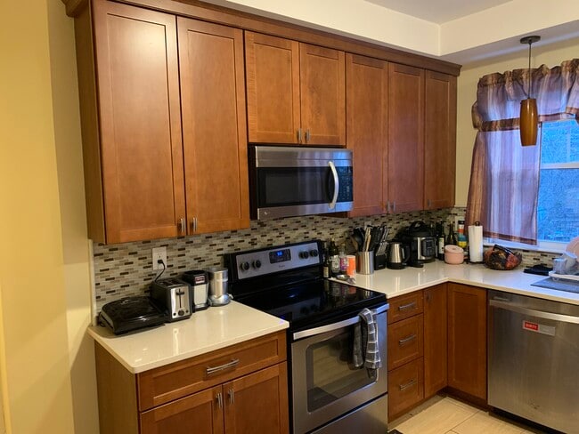 6 Elm St, Unit 1 in Brookline, MA - Building Photo - Building Photo