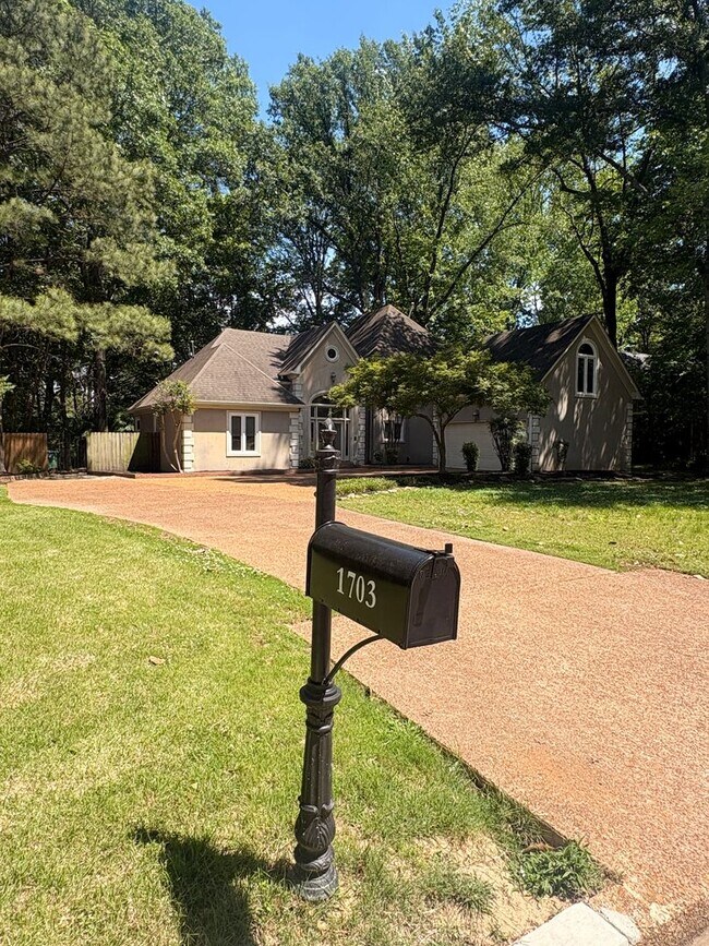 1703 Bryn Mawr Cove in Germantown, TN - Building Photo - Building Photo