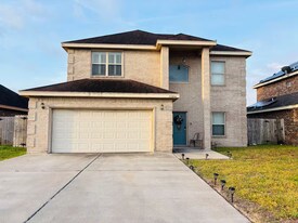 2304 Llano Mediano Ln in Edinburg, TX - Building Photo