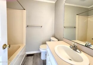 3800 Sterling Pointe Dr in Winterville, NC - Foto de edificio - Building Photo